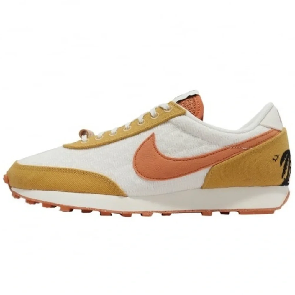 Women’s Nike Daybreak SE 'Sun Club - White Sand Gold'